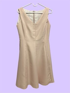 Sleeveless V-Neck Cocktail/Occasion Dress